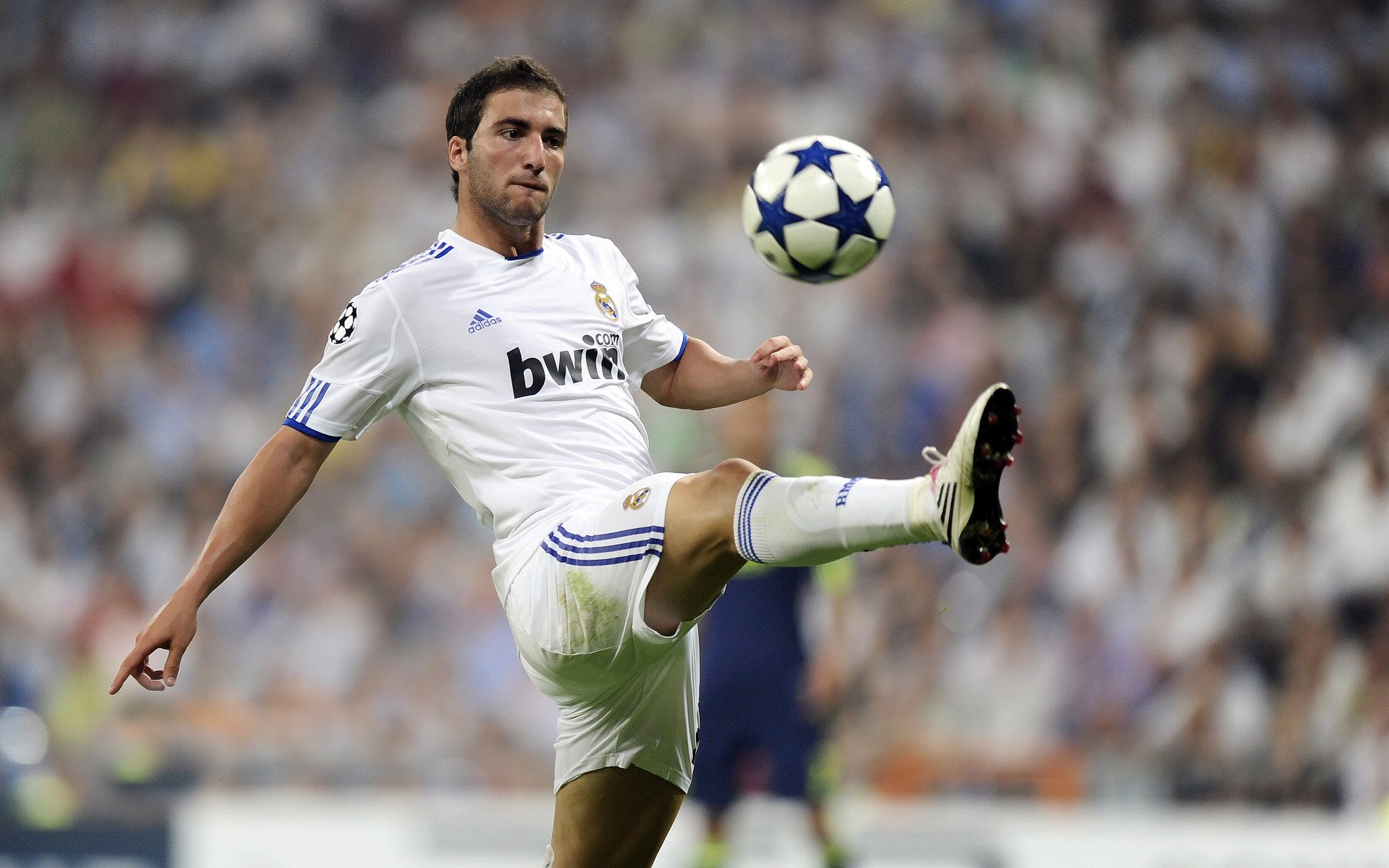 Kaiyun APP-尼尔·巴特尔凭借出色的防守，帮助袋鼠队在关键比赛中逆转局势