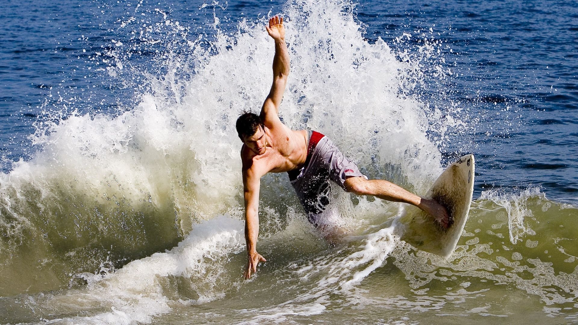 英超大师战:精彩踢法令人陶醉,英超踢球风格