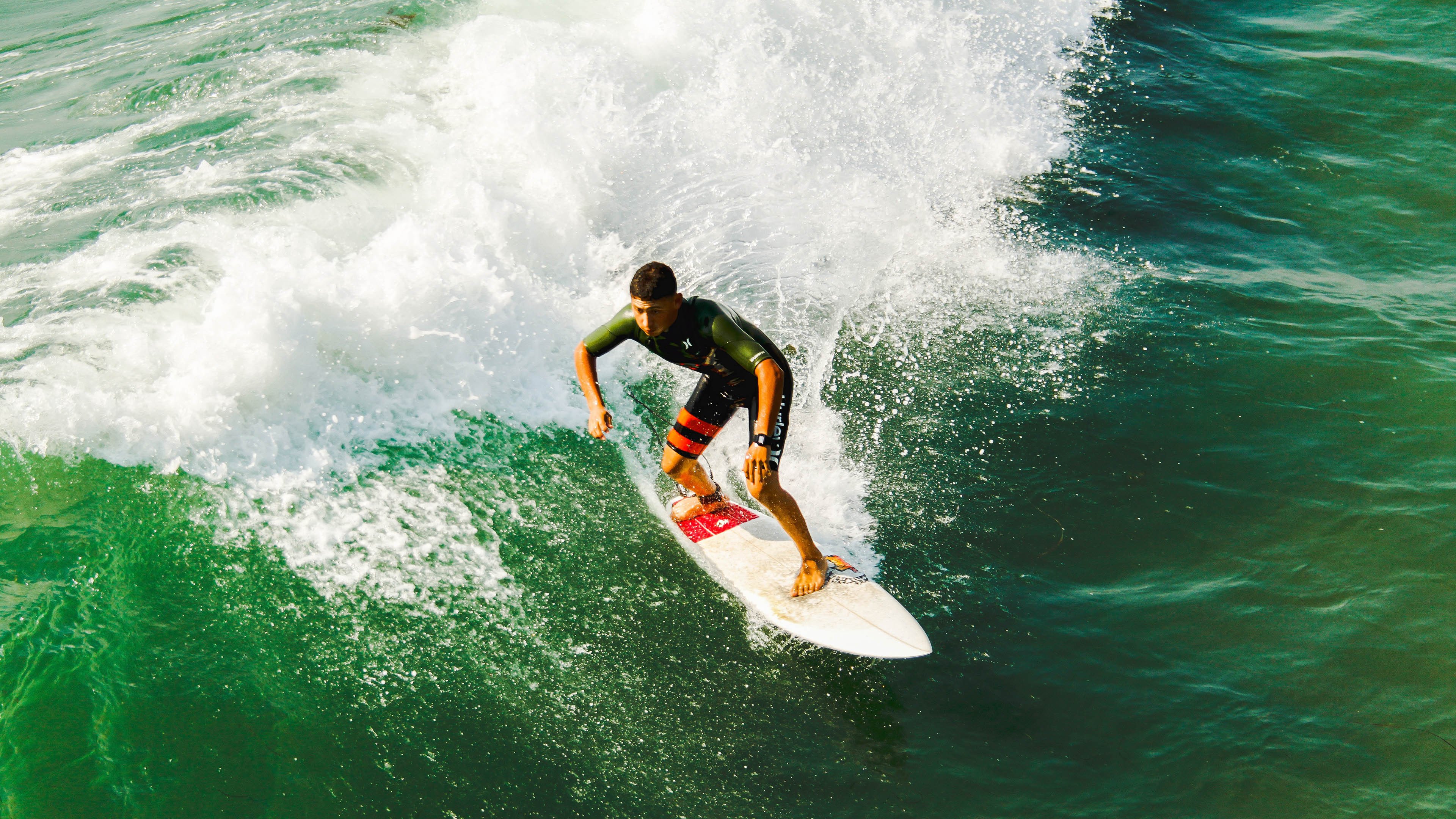詹姆斯与高中教练重聚感动热泪，詹姆斯高中队友进nba了么